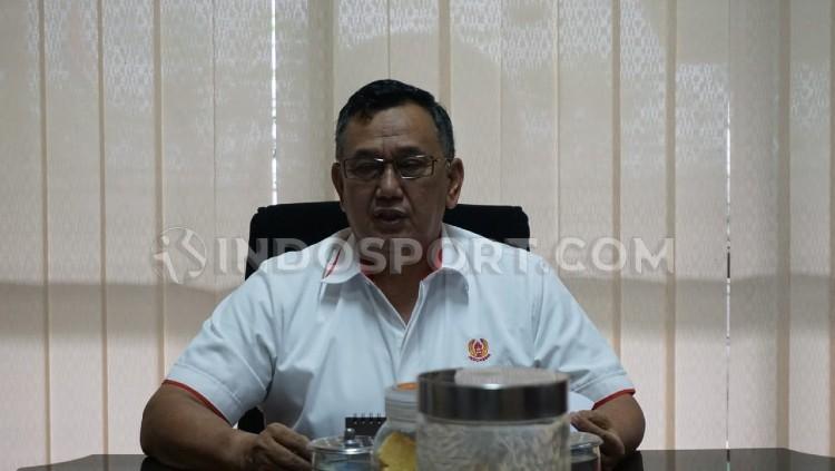 Ketua umum KONI Jawa Tengah, Brigjen TNI (Purn) Subroto saat berada di kantornya.