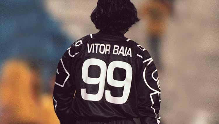 Vitor Baia menjadi pemain pertama yang dengan nyentrik mengenakan nomor punggung 99 saat memperkuat FC Porto. Jejaknya kemudian diikuti Ronaldo di AC Milan.