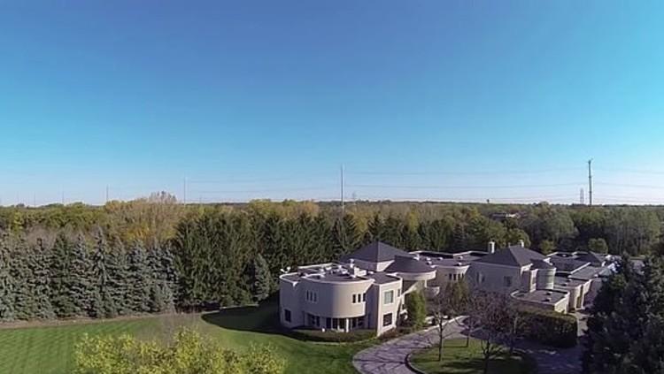 Rumah mewan Michael Jordan dari atas. Copyright: Youtube/Concierge Auctions