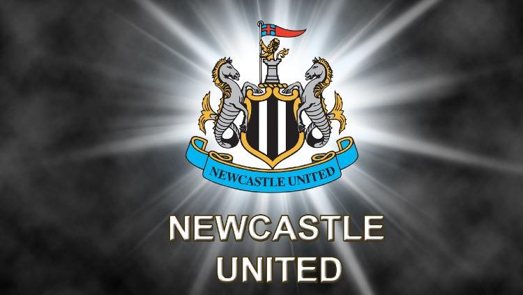 Logo klub Liga Inggris, Newcastle United. Copyright: HipWallpaper