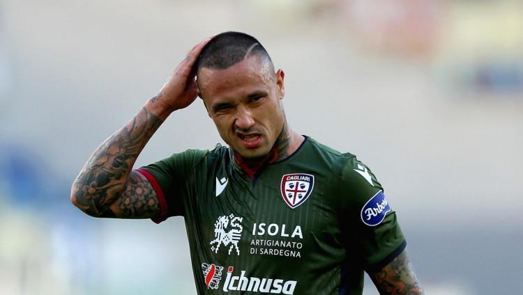 Gelandang klub Liga Italia Inter Milan yang tengah dipinjamkan ke Cagliari Radja Nainggolan. Copyright: Paolo Bruno/Getty Images