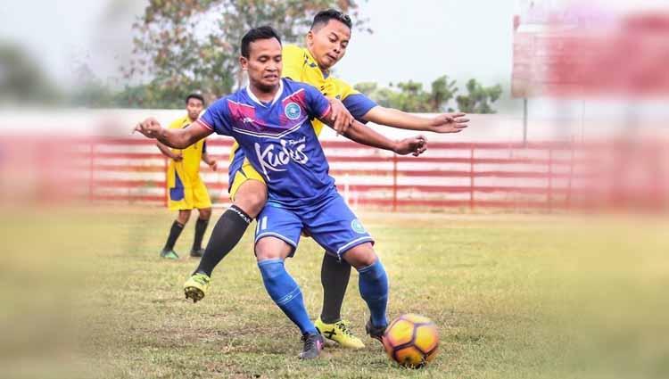 Penggemar sepak bola Pantura, terutama Jawa Tengah sangat familiar dengan penyerang bernama Agus Santiko. - INDOSPORT