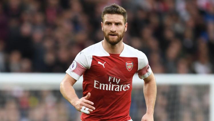 AC Milan berniat mendatangkan Shkodran Mustafi setelah bek tengah Arsenal itu dilaporkan menolak memperpanjang kontraknya yang habis akhir musim ini.