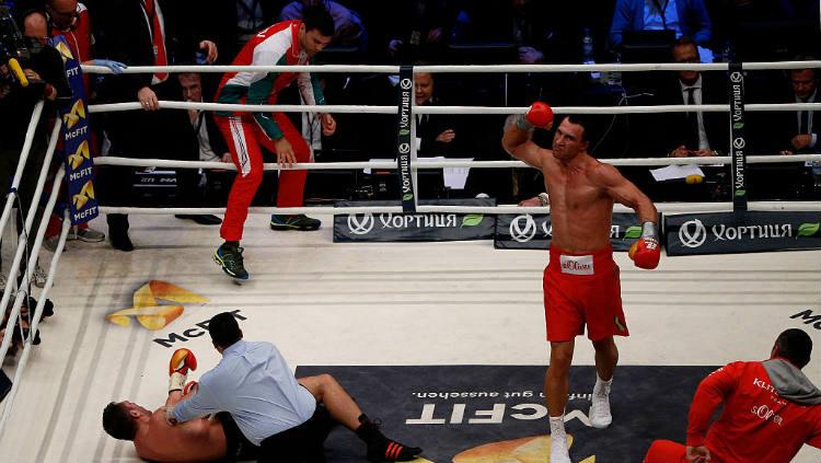 Mantan petinju kelas dunia, Vitali Klitschko mampu menumbangkan petarung Mixed Martial Arts (MMA), Ryushi Yanagisawa