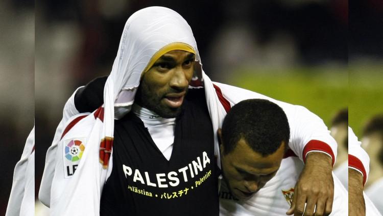 Nama Anwar El Ghazi menjadi perbincangan di sepak bola saat ini karena dirinya dipecat oleh klub Jerman, Mainz 05, karena mendukung Palestina. - INDOSPORT