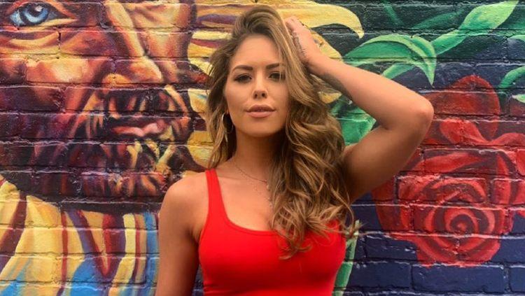 Brittney Palmer, ring girl UFF. - INDOSPORT
