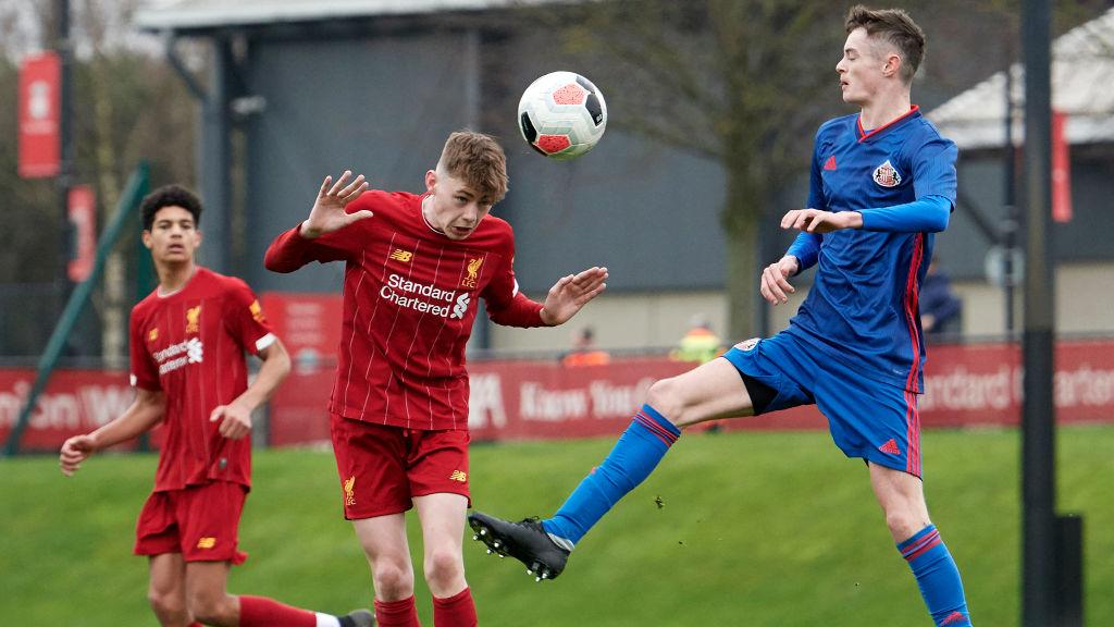 Joe Hugill (kanan) saat membela Sunderland vs Liverpool di Liga Primer Inggris U-18