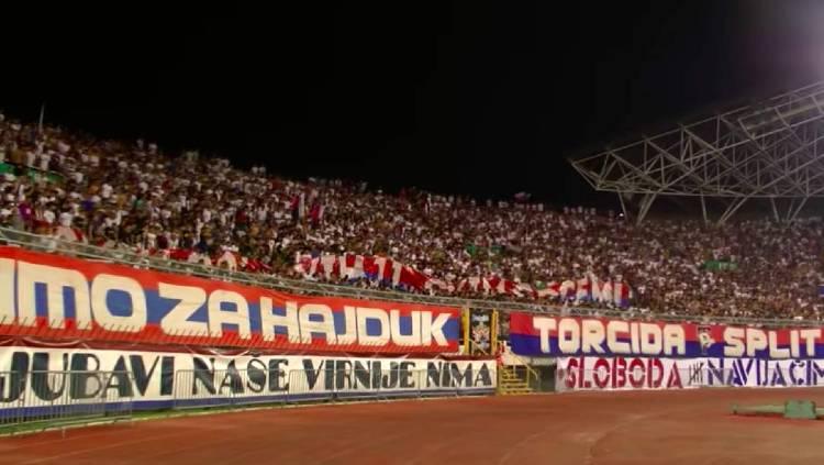 Torcida Split, kelompok suporter HNK Hajduk Split yang merupakan firm tertua di Eropa.