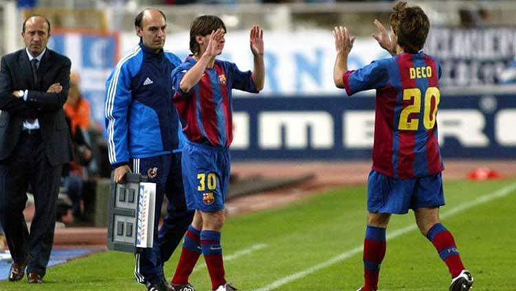 Segala perjuangan Lionel Messi di level junior membuahkan hasil. Pada 16 Oktober 2004, ia menjalani debut di tim utama sebagai pengganti pada menit ke-82 kontra Espanyol. Saat itu, ia berusia 17 tahun. 3 bulan, 22 hari, termuda dalam sejarah Barcelona.