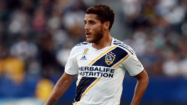 Jonathan dos Santos bersama LA Galaxy.