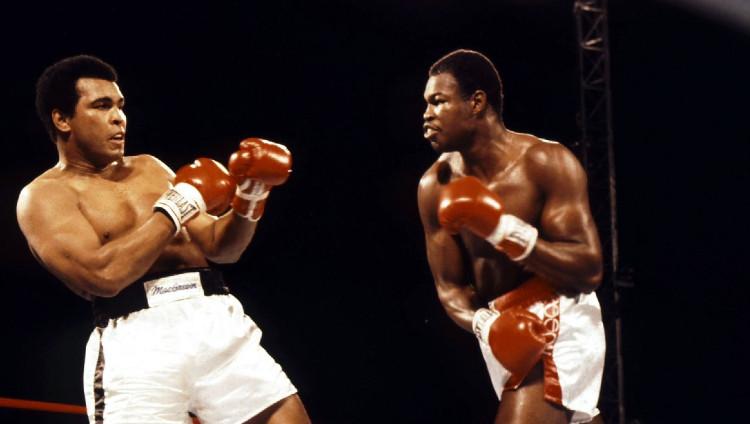 Pertandingan tinju kelas berat Muhammad Ali vs Larry Holmes, 2 Oktober 1980. Copyright: The Ring Magazine via Getty Images
