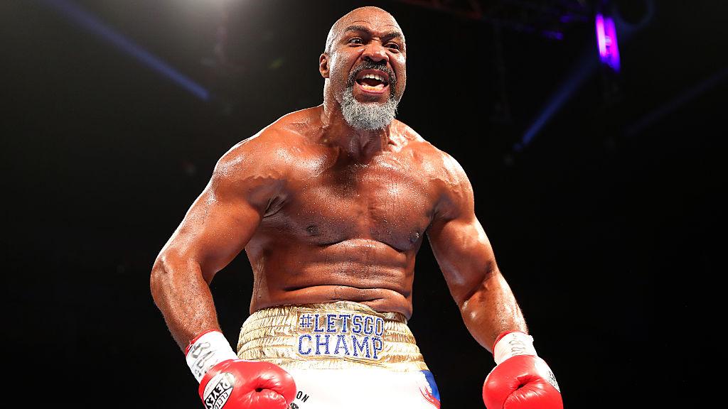 Mantan petinju kelas berat, Shannon Briggs memamerkan tubuh mengerikan, yang dianggap sebagai persiapannya untuk berduel dengan Mike Tyson.