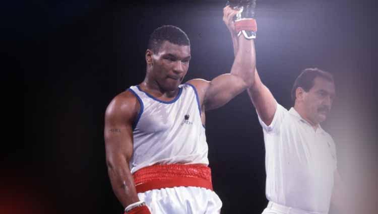 Legenda kelas berat Mike Tyson dilatih oleh Atlas sebagai petinju amatir. Copyright: Gettyimages