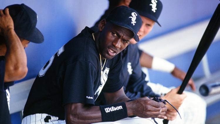Legenda Basket NBA milik Chicago Bulls, Michael Jordan saat bermain di MLB. Copyright: MLB Photos/GettyImages