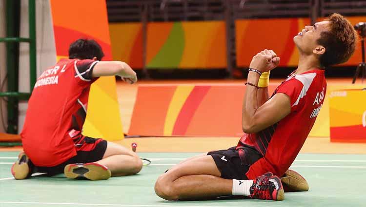 Selebrasi Tontowi Ahmad dan Liliyana Natsir meraih medali emas dari Indonesia, pada Pertandingan Medali Emas Ganda Campuran, Olimpiade Rio 2016 di Rio de Janeiro, Brasil.