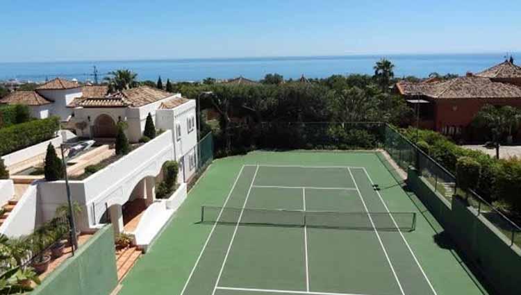Djokovic memiliki salah satu properti hunian paling bergengsi di Marbella dengan pemandangan laut yang menakjubkan. Copyright: essentiallysports