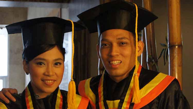 Berikut ini ada 5 pebulutangkis profesional Indonesia yang bergelar sarjana alias tak melupakan dunia pendidikan dalam berkarier.