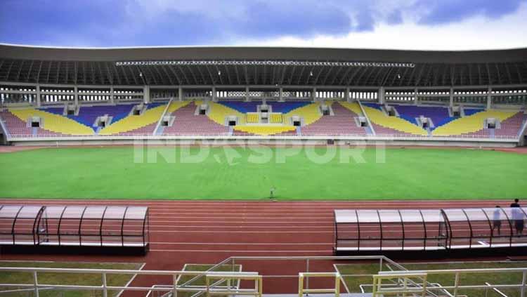 Pemandangan Stadion Manahan, yang akan jadi salah satu venue Piala Dunia U-20 Copyright: Ronald Seger/INDOSPORT