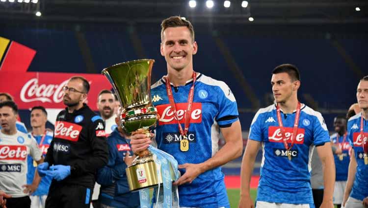 Arkadiusz Milik (Napoli) merayakan kemenangan usai pertandingan Final Coppa Italia.