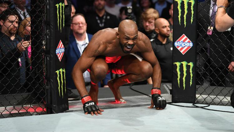 Jadwal UFC 285 akhir pekan ini bakal diramaikan dengan dua perebutan gelar juara antara Jon Jones vs Ciryl Gane dan Valentina Shevchenko vs Alexa Grasso.