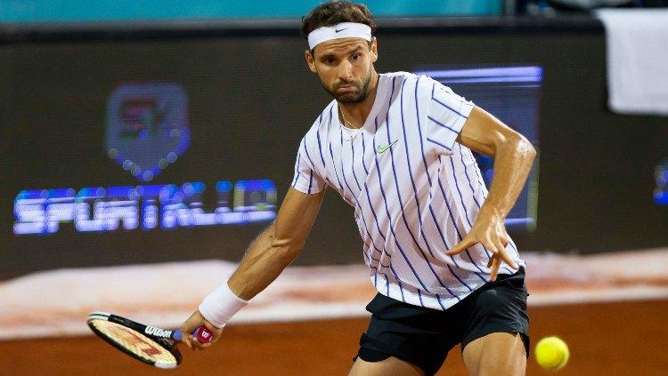 Grigor Dimitrov di laga Adria Tour, sayang ia harus mundur lantaran positif terpapar corona.