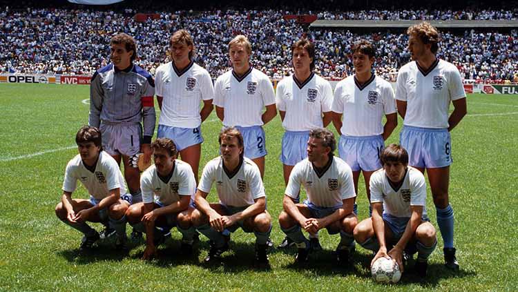 Para pemain sebelas awal Inggris untuk menghadapi Argentina di babak perempatfinal Piala Dunia 1986.