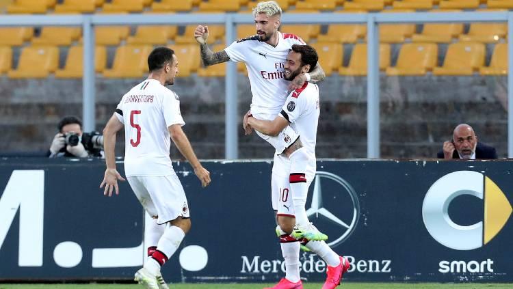 Berikut rekap rumor transfer yang dirangkum sepanjang Sabtu (09/10/21). AC Milan mendepak 2 bintangnya, Newcastle United buru 4 pemain Manchester United.