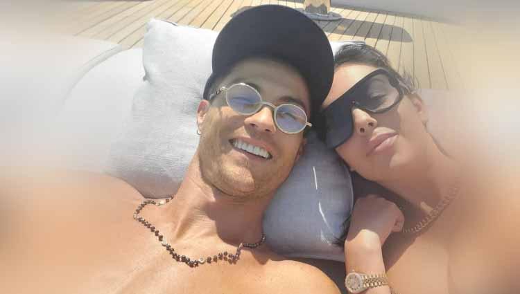 Tunangan Cristiano Ronaldo, Georgina Rodriguez tampil cantik dan memukau saat menghadiri seri balapan F1 GP Monaco 2021 pada akhir pekan lalu.