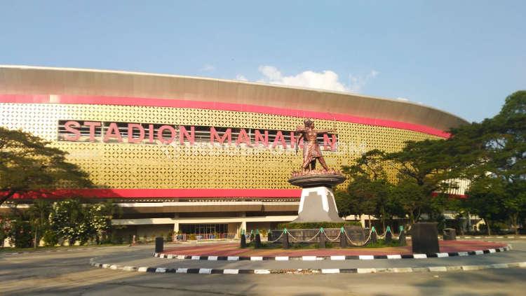 Stadion Manahan saat ini masih tertutup untuk aktivitas publik. Namun, kawasan luar Stadion Manahan tetap ramai aktivitas masyarakat yang berolahraga jogging dan bersepeda.