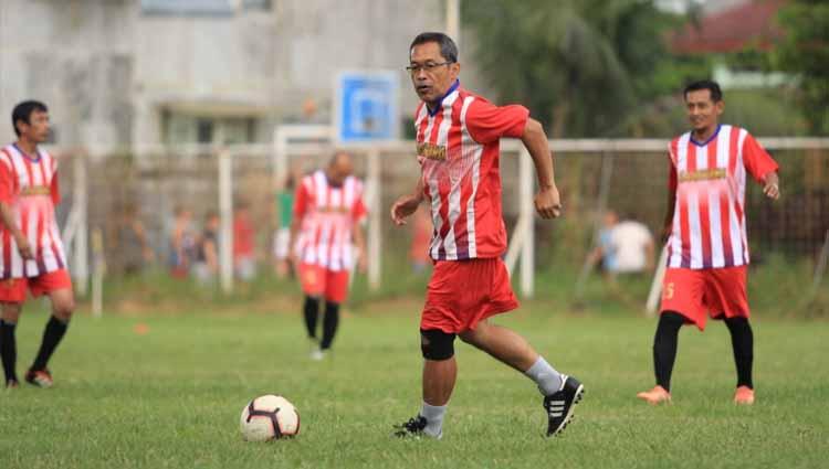 Eks pelatih Arema FC, Aji Santoso, saat berlaga bersama PS Gajayana. - INDOSPORT