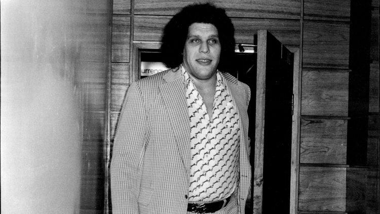 Meski sosoknya telah tiada, namun Andre The Giant atau Andre Rene Roussimoff masih terkenal hingga sekarang termasuk kiprah kariernya di ajang WWE.