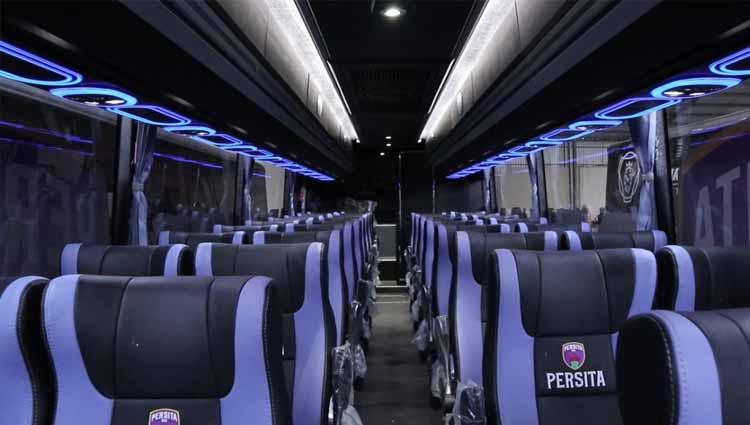 Interior dalam bus Persita Tangerang. Copyright: Media Persita