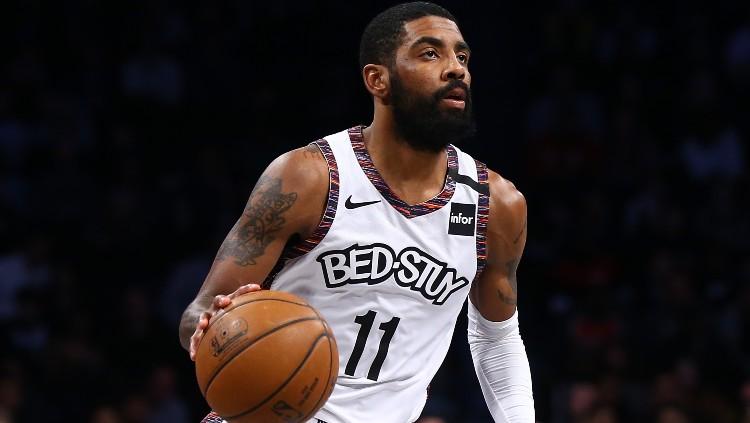 Megabintang NBA, LeBron James, yang menginginkan Kyrie Irving berada di Los Angeles Lakers harus kena tikung oleh Dallas Mavericks
