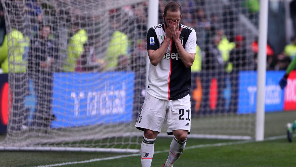 Momen haru terjadi kepada Gonzalo Higuain saat klub MLS, Inter Miami menumbangkan CF Montreal dengan skor 2-1 pada Minggu (01/08/21).