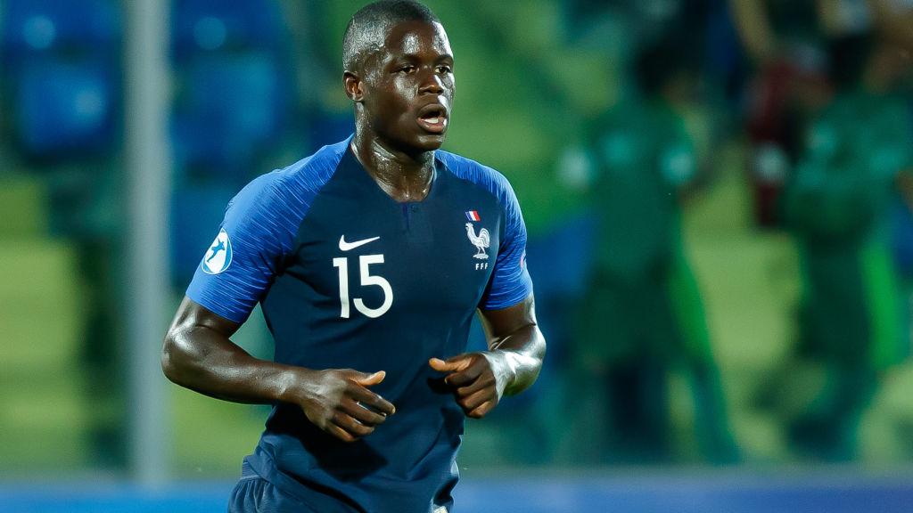 Kontraknya bersama OGC Nice telah habis, bintang U-21 Prancis Malang Sarr dirayu Chelsea agar mau merapat ke Stamford Bridge. - INDOSPORT