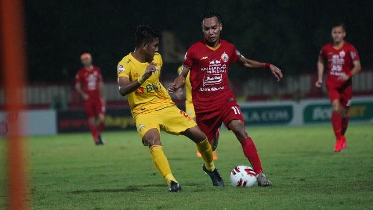 Gelandang Persija Jakarta, Novri Setiawan, mengatakan kondisinya sudah oke pascacedera panjang di Liga 1. - INDOSPORT