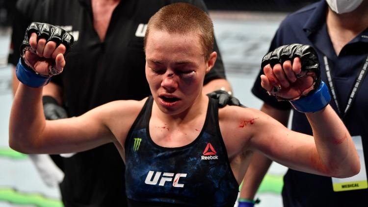 Rosa Namajunas usai melawan petarung UFC Jessica Andrade.