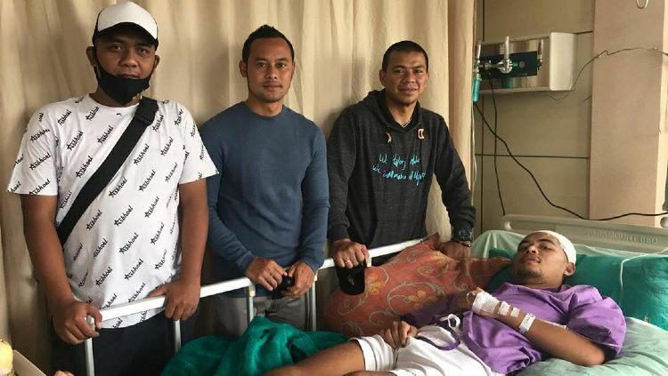 Dua mantan pemain Persib, Atep dan Tantan menjenguk gelandang muda Persib, Puja Abdillah, Senin (13/07/2020).