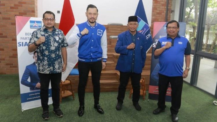 Ketum Partai Demokrat Agus Harimurti Yudhoyono (tengah-kiri). - INDOSPORT