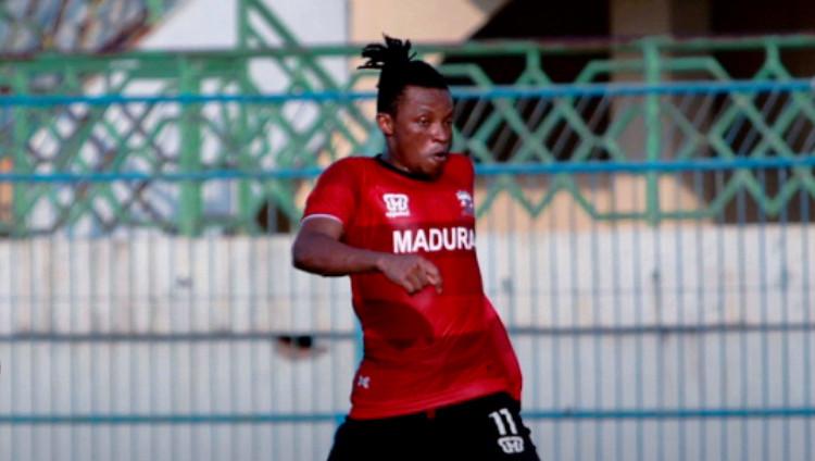Pemain asal Ghana milik Madura United Emmanuel Oti Essigba.