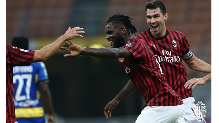 Selebrasi Franck Kessie dalam pertandingan lanjutan Serie A Italia antara AC Milan vs Parma, Kamis (16/7/20) dini hari WIB