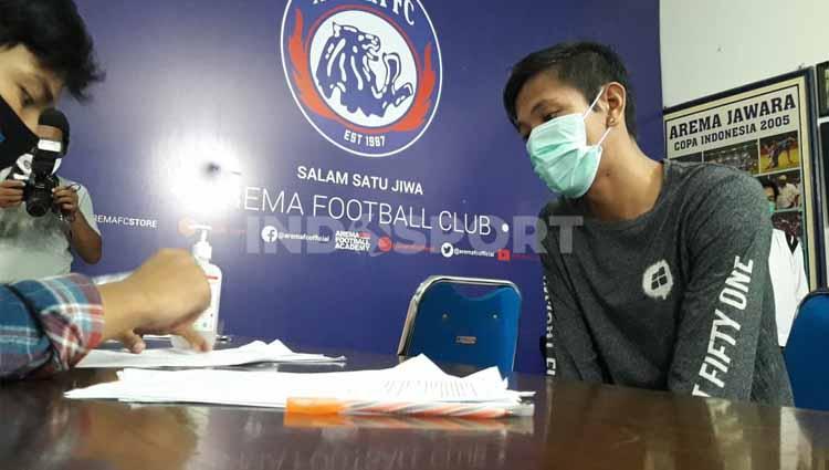 Syaiful Indra Cahya mengikuti rapid test yang digelar Arema FC dlm rangka penerapan protokol kesehatan sebagai bagian dari persiapan menuju lanjutan Liga 1 di Malang, Jumat (17/07/20). Copyright: Ian Setiawan/INDOSPORT