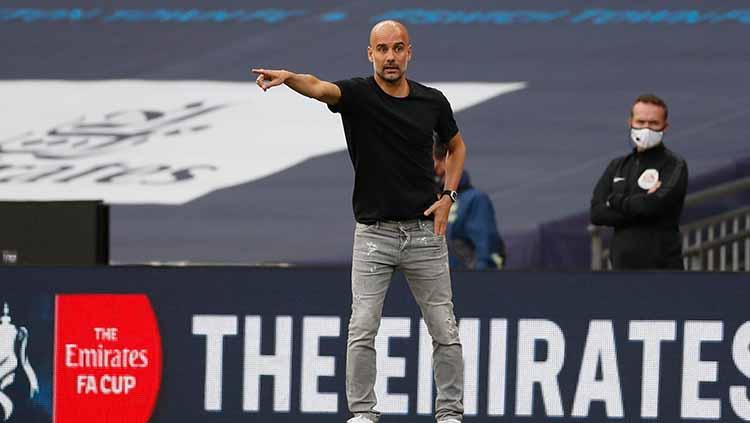 Perseteruan Pep Guardiola dengan pendukung Manchester City menemui titik nadir.