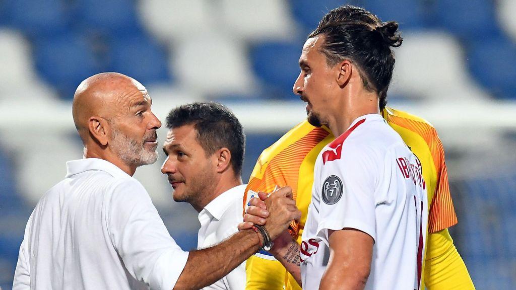 Stefano Pioli dan Zlatan Ibrahimovic usai AC Milan mengalahkan Sassuolo - INDOSPORT