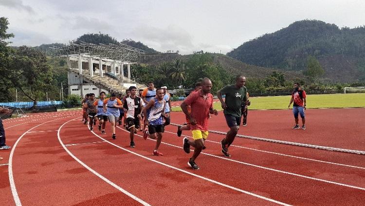 Atlet NPC Papua saat berlatih di Lapangan Mahachandra Uncen.