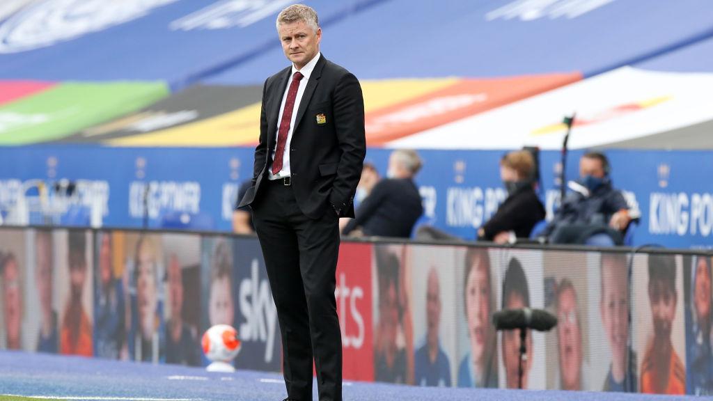 Ole Gunnar Solsjaer buka suara terkait rumor Edwin van der Sar yang akan menggantikan posisi dan peran Ed Woodward di Manchester United. - INDOSPORT