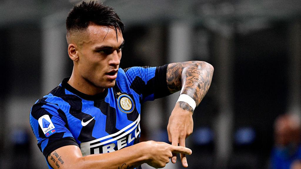 Barcelona makin serius berupaya mendatangkan Lautaro Martinez dari Inter Milan. Tidak tanggung-tanggung, mereka siap menyerahkan 3 pemain sekaligus sebagai ganti.