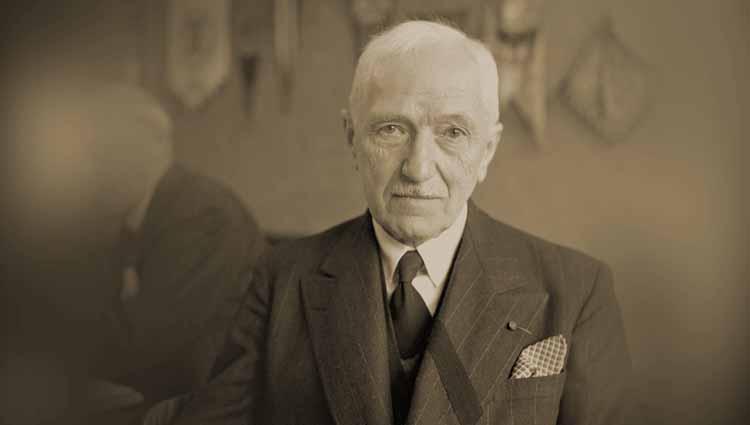 Meski menjadi penggagas Piala Dunia hingga namanya diabadikan sebagai nama trofi, Jules Rimet sejatinya bukanlah pemain sepak bola. Seperti apa kisahnya?