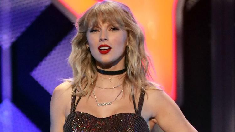 Penyanyi Taylor Swift saat manggung di Desember 2019.