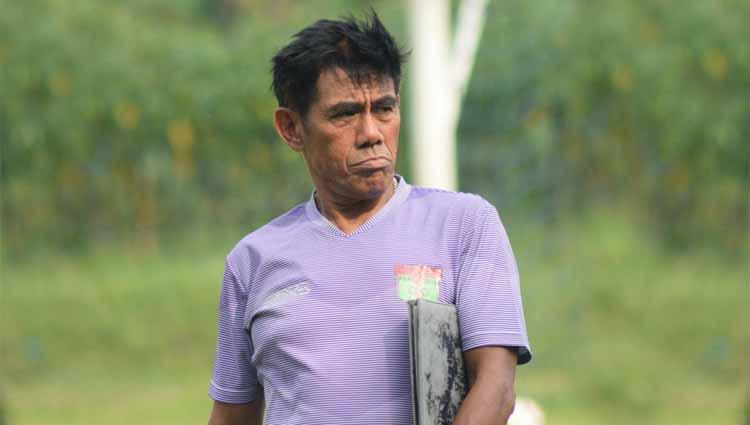 Masih ingat dengan Elly Idris, mantan pelatih Persita Tangerang pada Liga 2 2018 lalu? - INDOSPORT